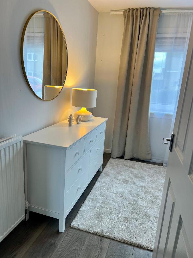 House With Garden And Parking 15 Min To City Center Edinburgh Bagian luar foto
